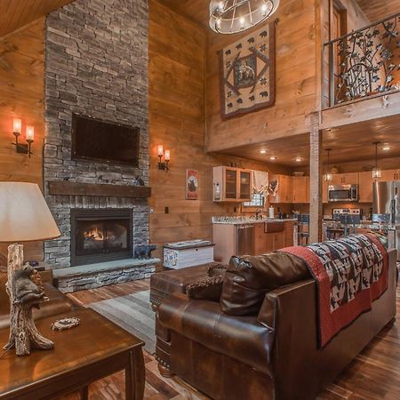 Black Bear Cabin By Stony Brook Cabins Gatlinburg Bagian luar foto
