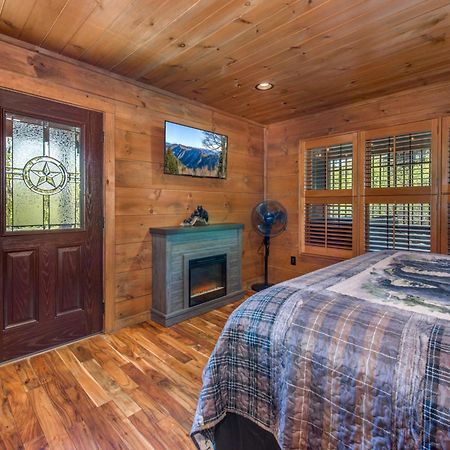 Black Bear Cabin By Stony Brook Cabins Gatlinburg Bagian luar foto