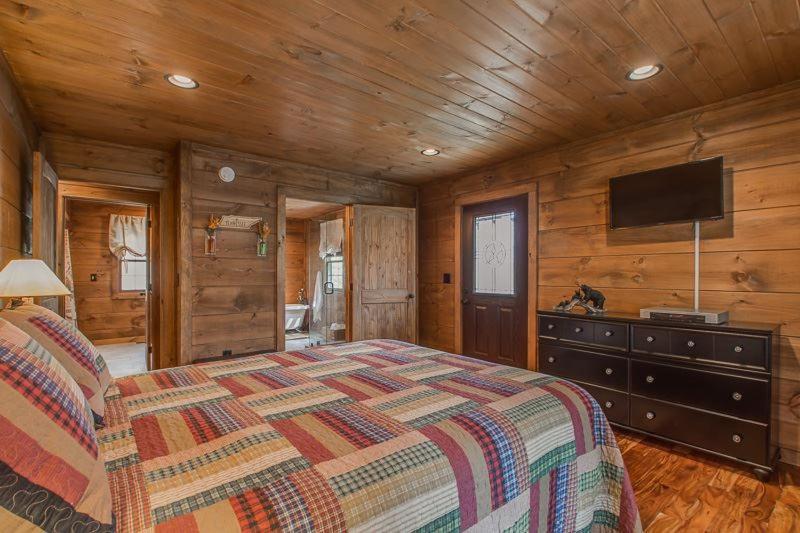 Black Bear Cabin By Stony Brook Cabins Gatlinburg Bagian luar foto